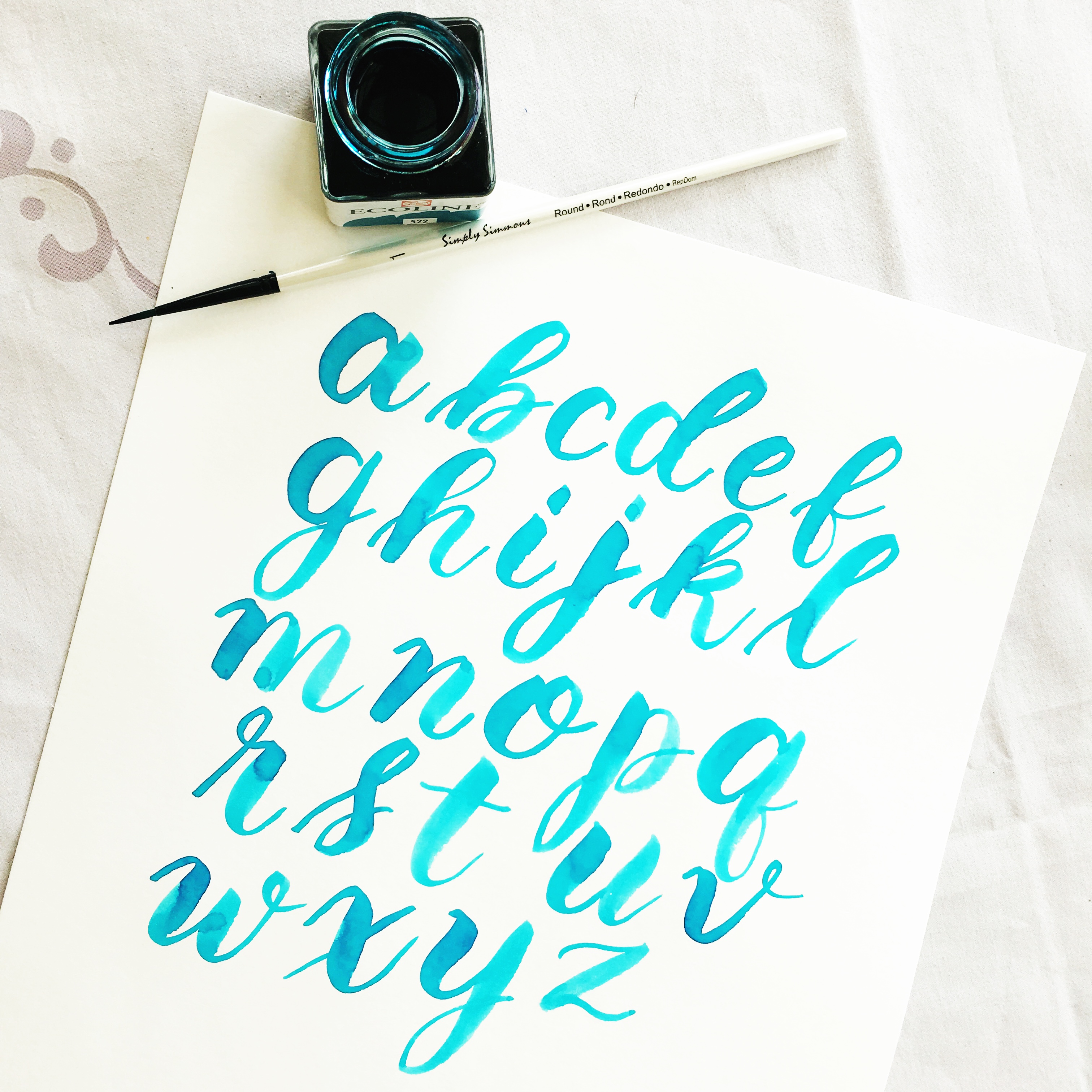 Learn watercolour brush lettering with the best tracing worksheets by www.kellycreates.ca