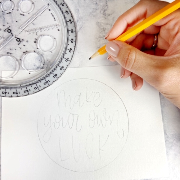 wreath tutorial with hand lettering tracing free printable worksheet www.kellycreates.ca