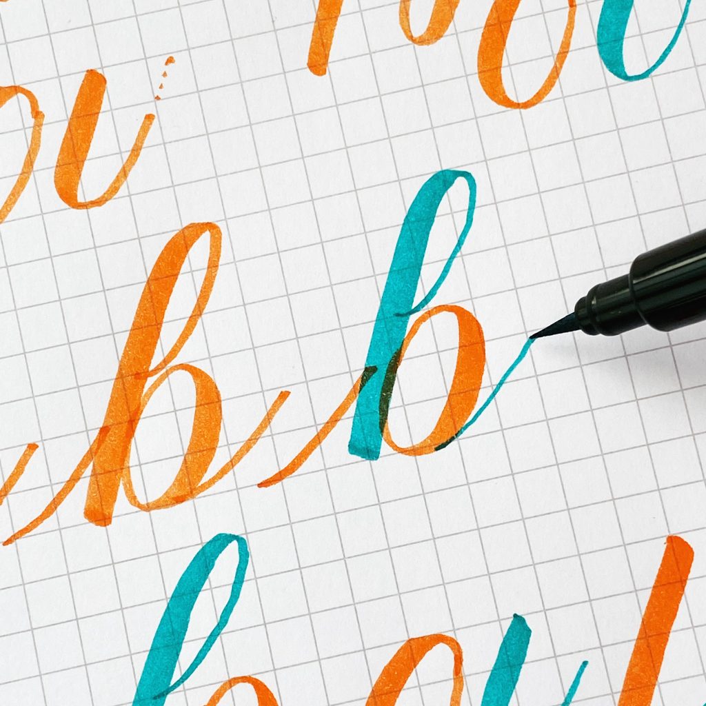 a new way to write the alphabet in modern calligraphy www.kellycreates.ca