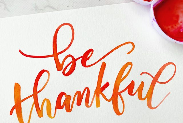 free printable thanksgiving be thankful lettering worksheet to download from www.kellycreates.ca